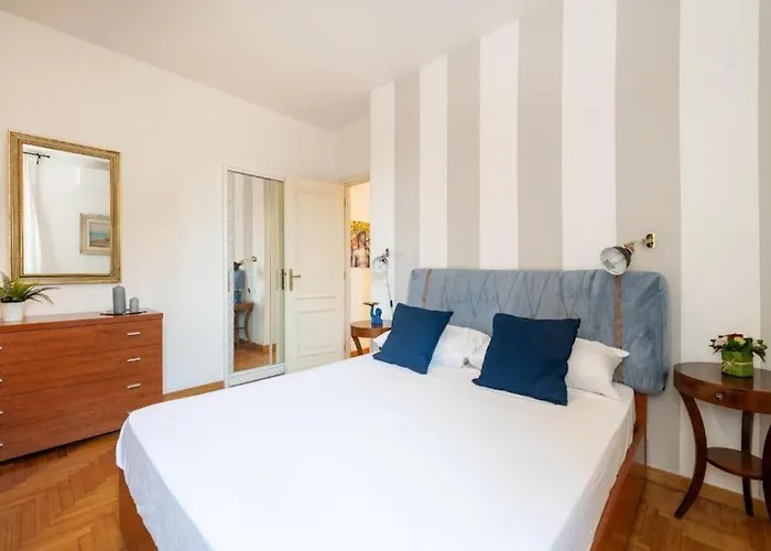 דירה Luxury In Panoramic Terrace Fontana Di Trevi רומא