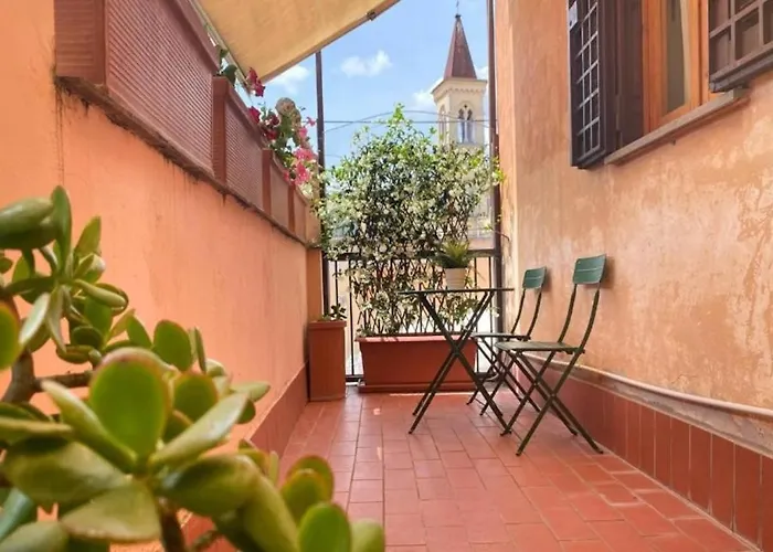 Luxury In Panoramic Terrace Fontana Di Trevi דירה *
